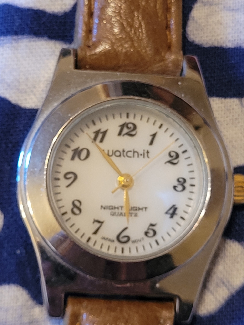 Women's Brown Leather Strap Silver Case Analog Watch - White Dial